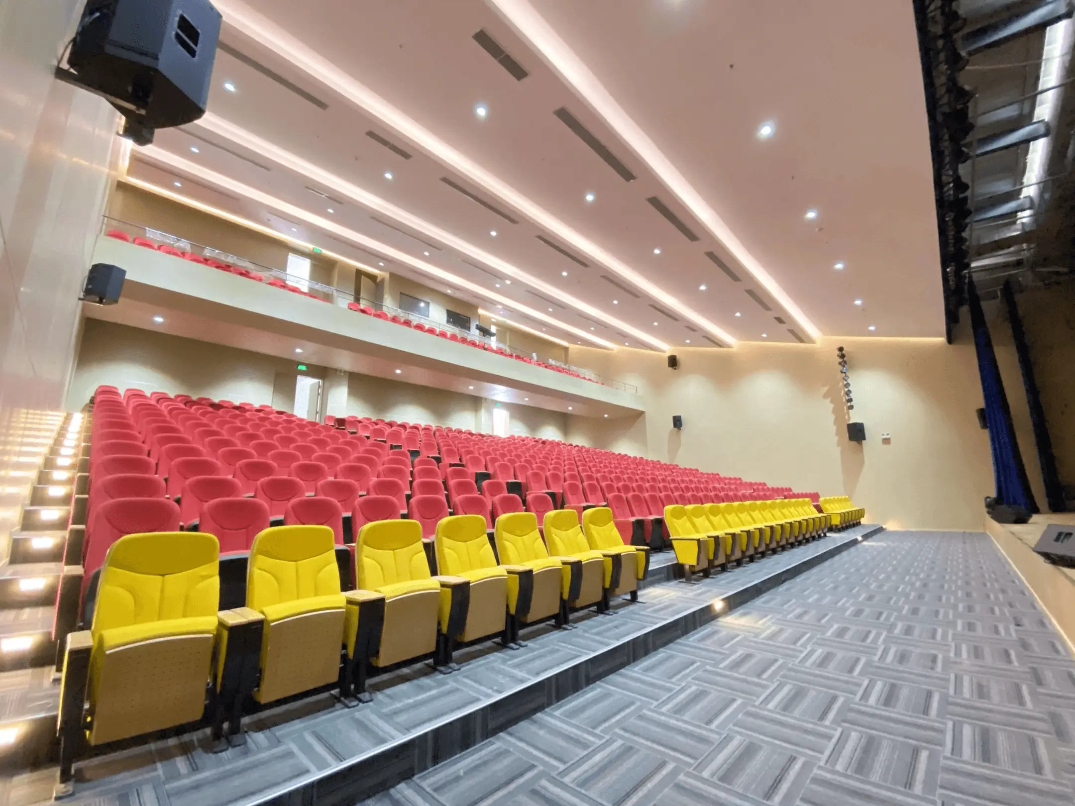 Hội trường hiện đại – 680 ghế